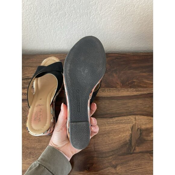 Spring Step Wedge Floral Black faux suede Sandals Womens 8/38 Comfort - Picture 6 of 6